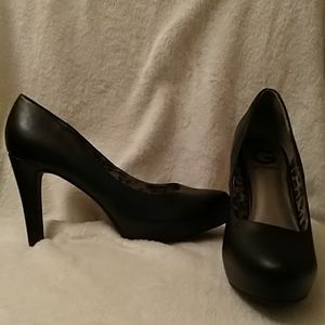 G By Guess Black Pumps